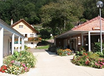 Camping Municipal Sous Roche - AVALLON