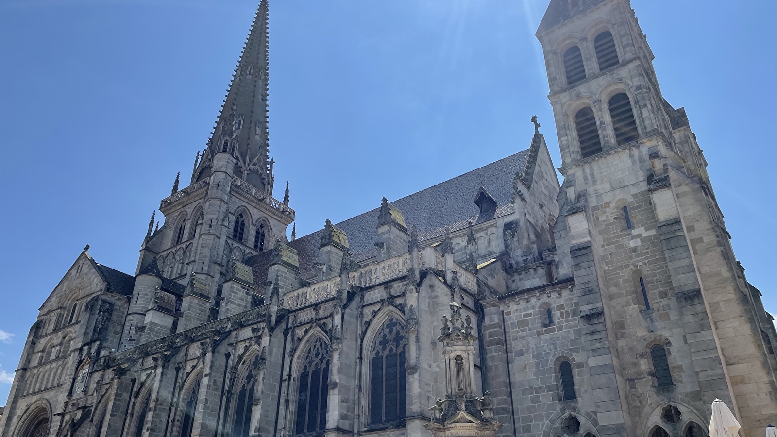 L'essentiel de la cathédrale Saint-Lazare en 45 minutes